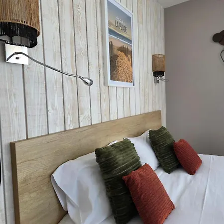 Brit Hotel des Halles Concarneau Buitenkant foto